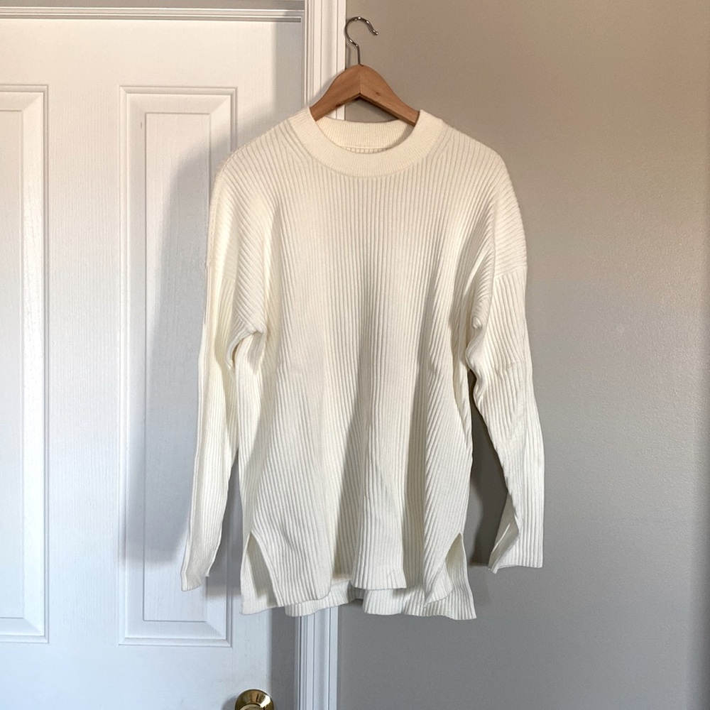 Abercrombie Rib Knit Sweater • Size M • Cream